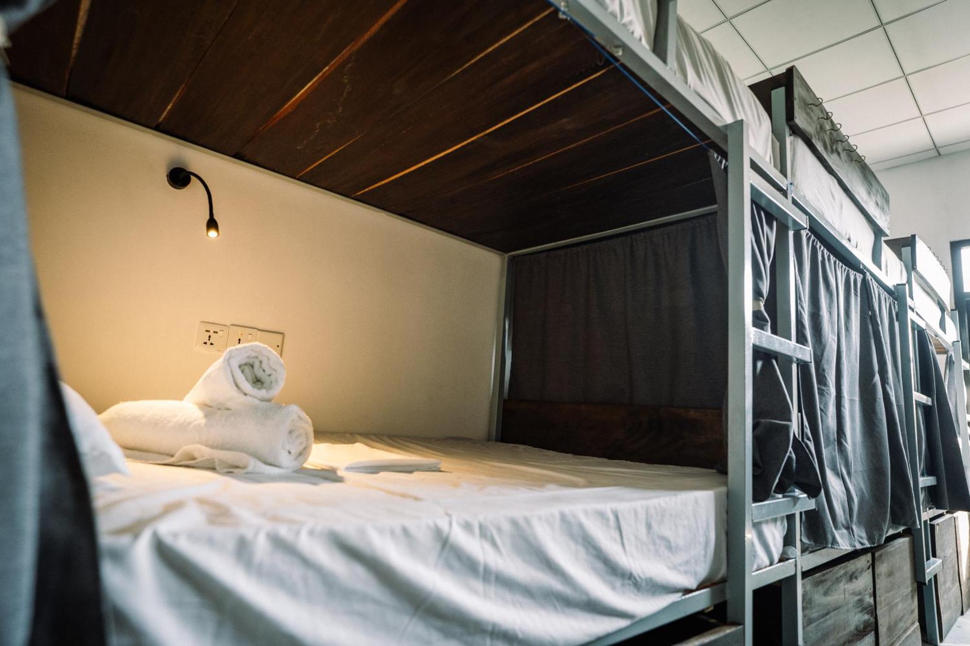 Chill Vibes Hiriketiya Hostel Zuid-Dikwella Buitenkant foto